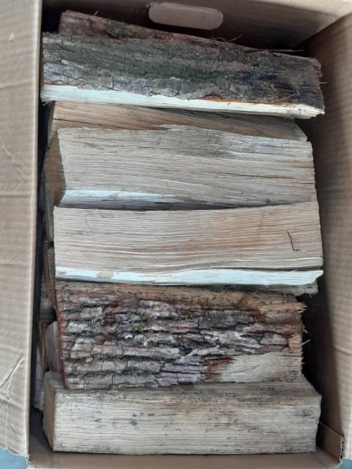 €4.95 KORTING bij aankoop van 5 dozen ovendroog Eiken brandhout